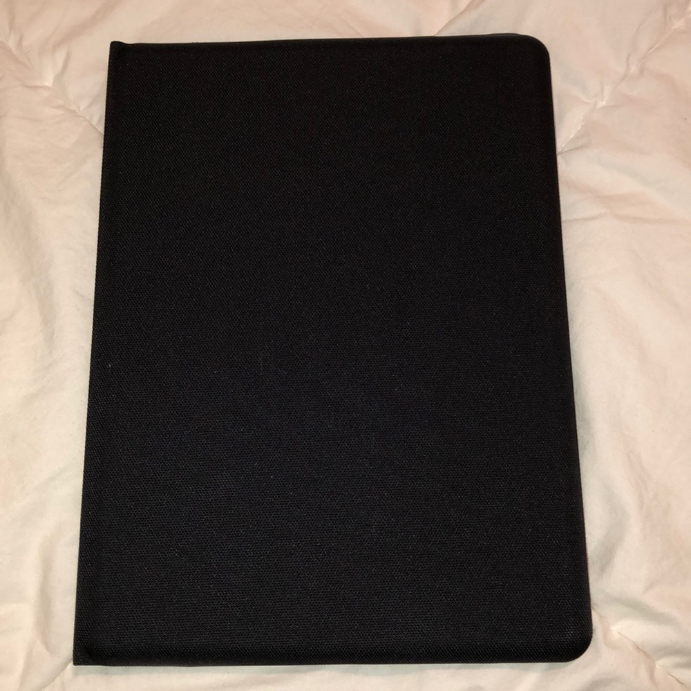 iPad Pro 12.9 inch (2017 model) Logitech keyboard